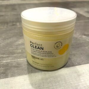 NATURE LAB Tokyo Scalp Scrub 2-in-1 Clarifying shampoo Yuzu Scent